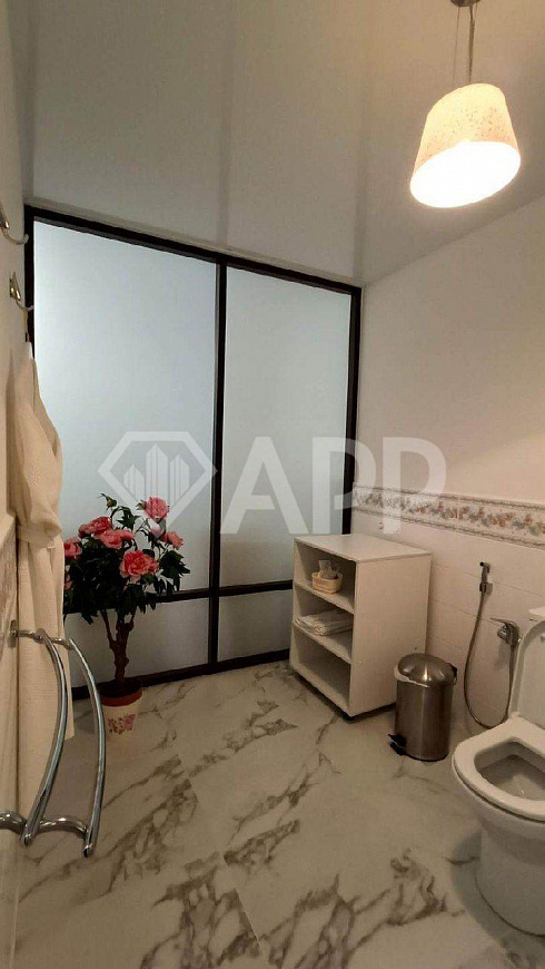 Здание 700 м2  с парковкой в центре фото