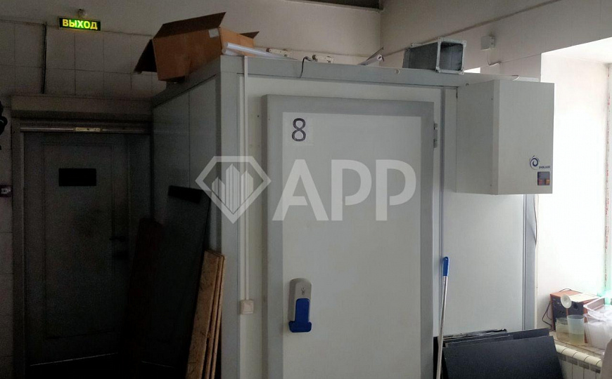 Продам здание, 909 м² с землей в центре.  фото