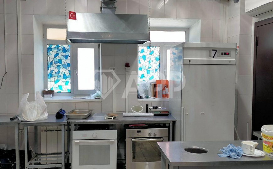 Продам здание, 909 м² с землей в центре.  фото