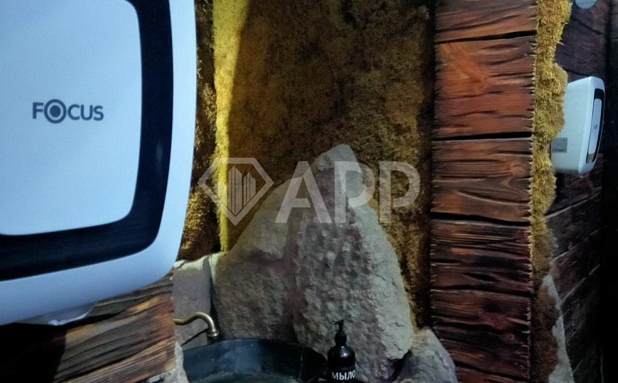 Продам здание, 909 м² с землей в центре.  фото