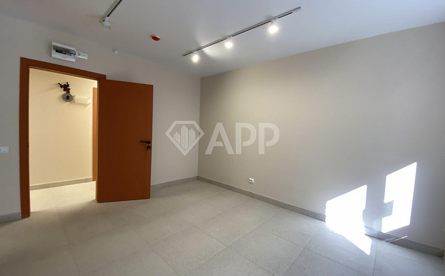 Новый офис с мокрой точкой фото