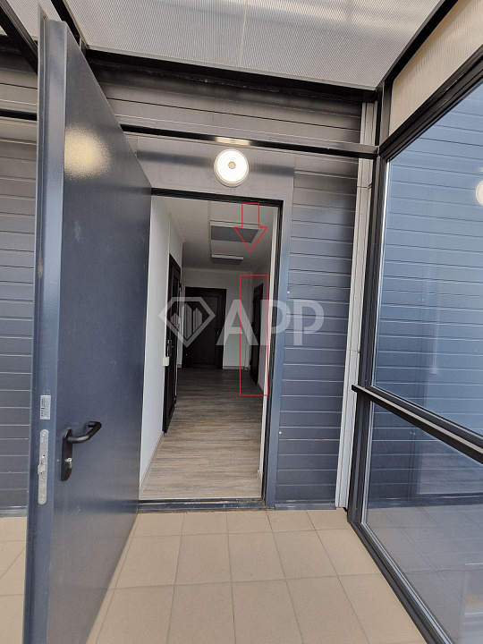 Сдаю офис 40 м² с ремонтом и парковкой фото