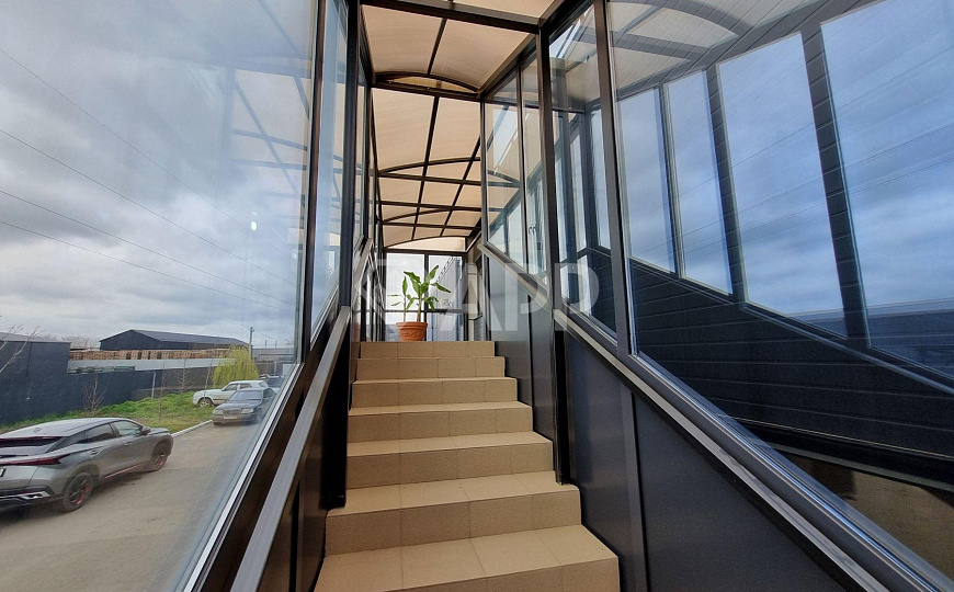 Сдаю офис 40 м² с ремонтом и парковкой фото