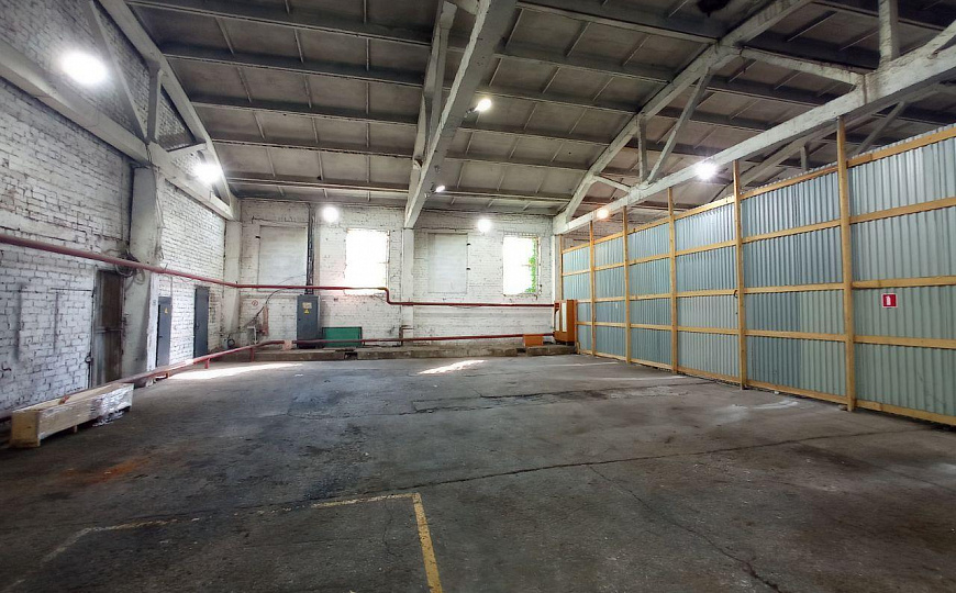 Помещение с арендаторами, 1300 м2 фото