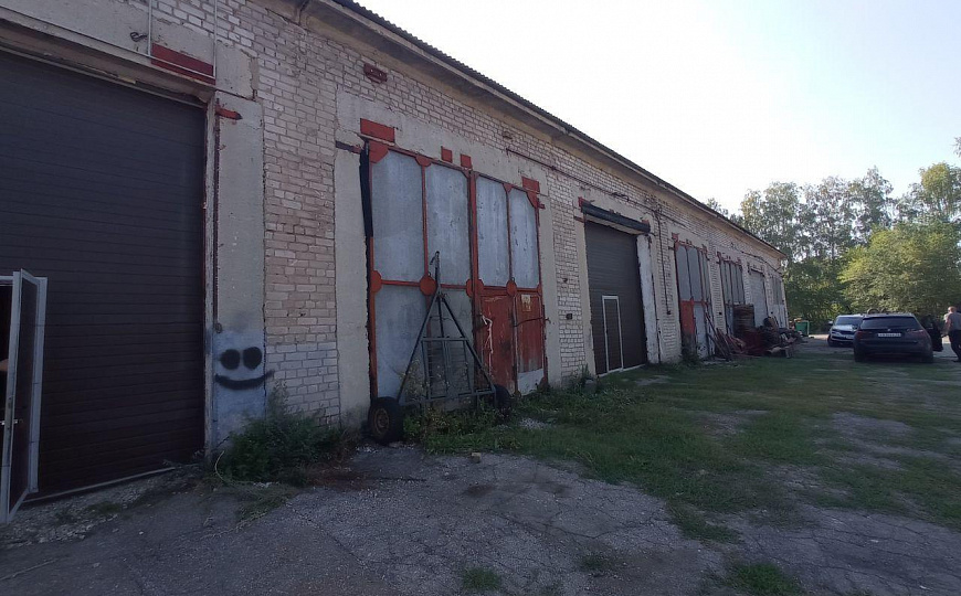 Помещение с арендаторами, 1300 м2 фото