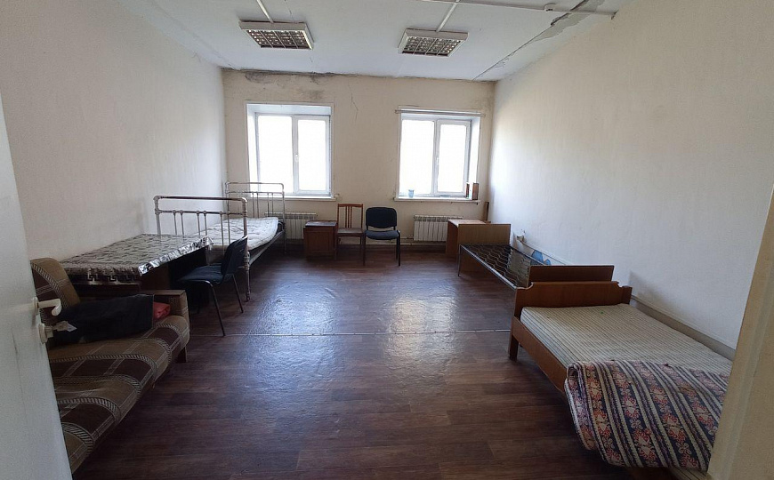 Помещение с арендаторами, 1300 м2 фото