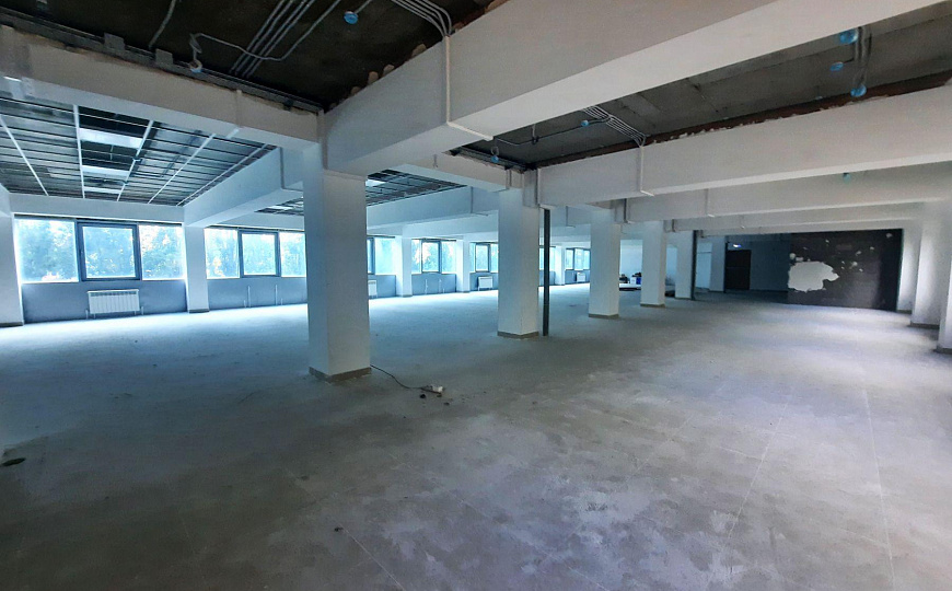 Продам отдельно стоящее здание, 2 000 м² фото