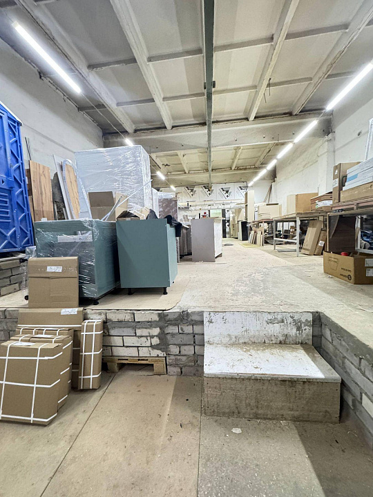 Производственное помещение 200м2 в городе фото