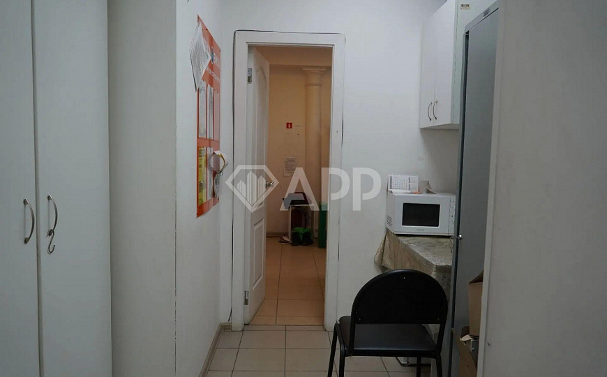 Торговое помещение (55 м²) с высоким трафиком в аренду фото