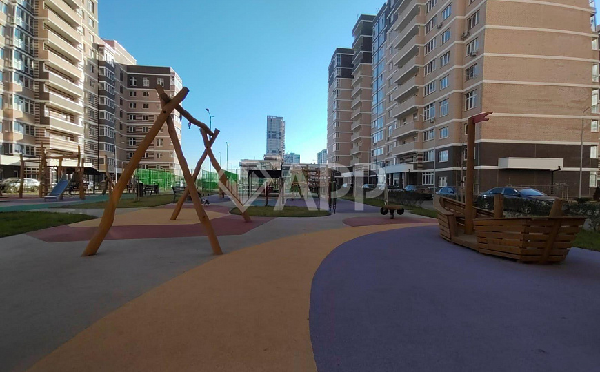 Сдаю торговое помещение, 450 м² фото