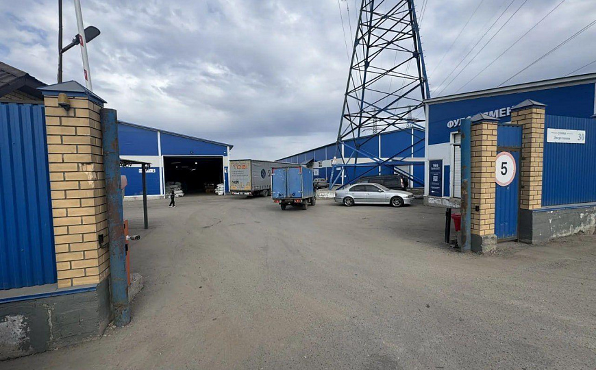Склад 1100 м² у МКАД. 300 или 710 м². Коммуналка включена фото