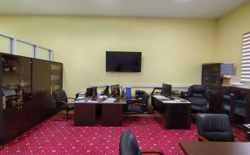 Сдаётся ВЕСЬ ПЕРВЫЙ ЭТАЖ 453 м² или офисы от 23 м². Реутов. 150 кВт, своя парковка, охрана. фото