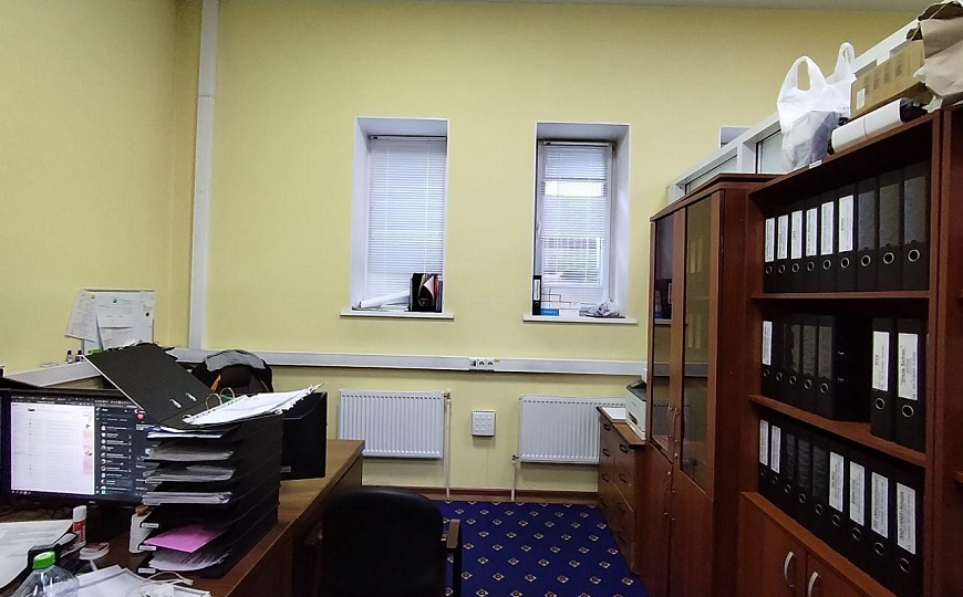 Сдаётся ВЕСЬ ПЕРВЫЙ ЭТАЖ 453 м² или офисы от 23 м². Реутов. 150 кВт, своя парковка, охрана. фото