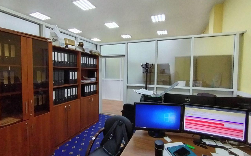 Сдаётся ВЕСЬ ПЕРВЫЙ ЭТАЖ 453 м² или офисы от 23 м². Реутов. 150 кВт, своя парковка, охрана. фото