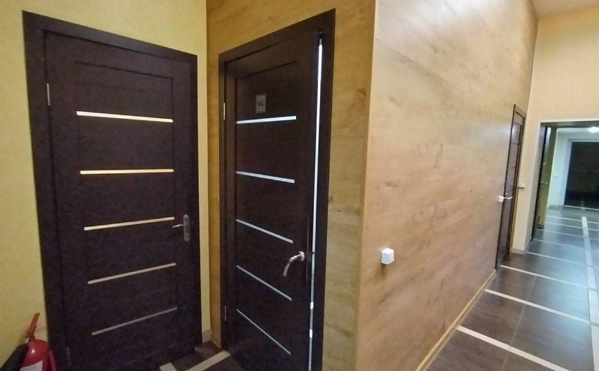 Сдаётся ВЕСЬ ПЕРВЫЙ ЭТАЖ 453 м² или офисы от 23 м². Реутов. 150 кВт, своя парковка, охрана. фото