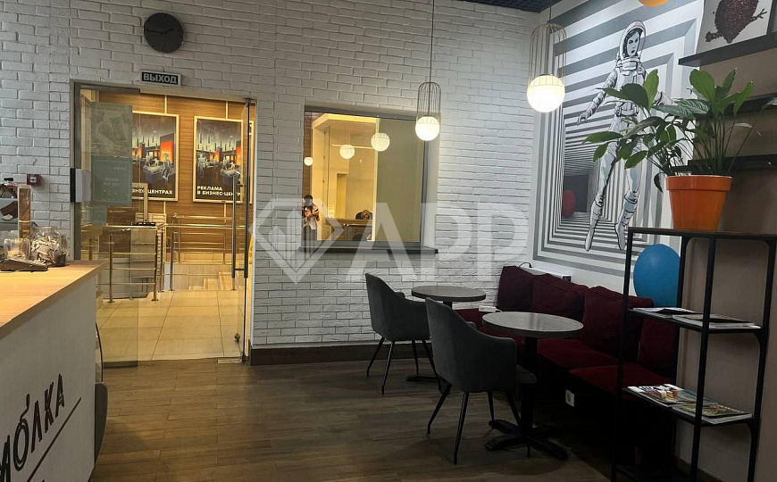 Фудзона в массивном бизнес центре фото