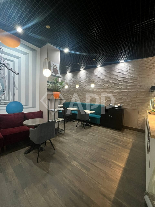 Фудзона в массивном бизнес центре фото