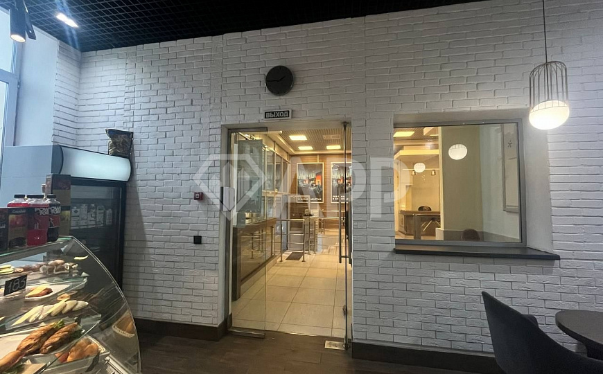 Фудзона в массивном бизнес центре фото