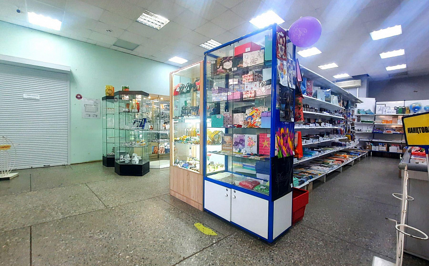  Торговый центр, 1 300 м² фото