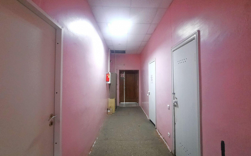  Торговый центр, 1 300 м² фото