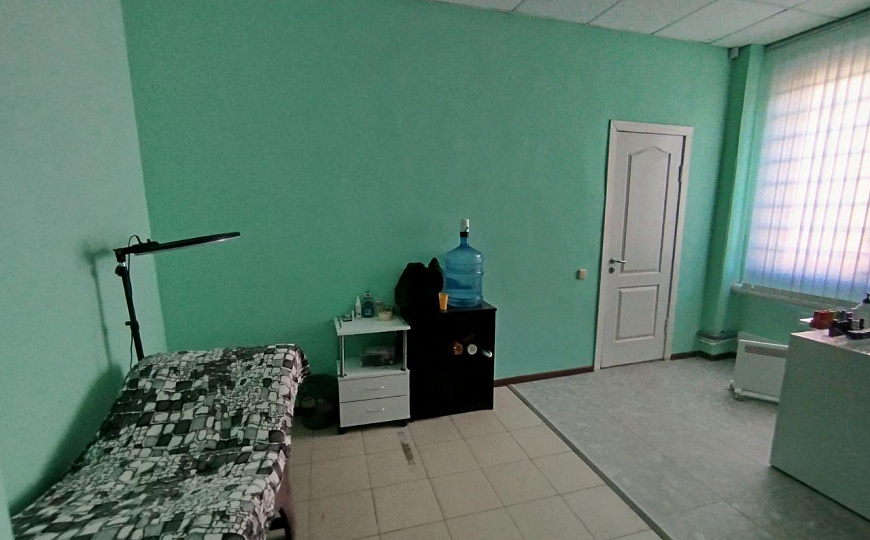 Отдельно стоящее помещение на 1 линии 244,7 м2 фото