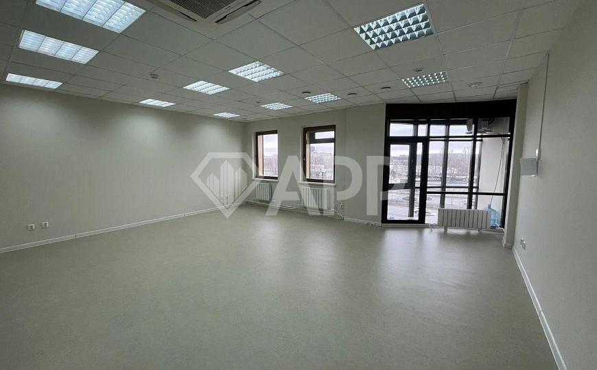 Офис, свежий ремонт. фото