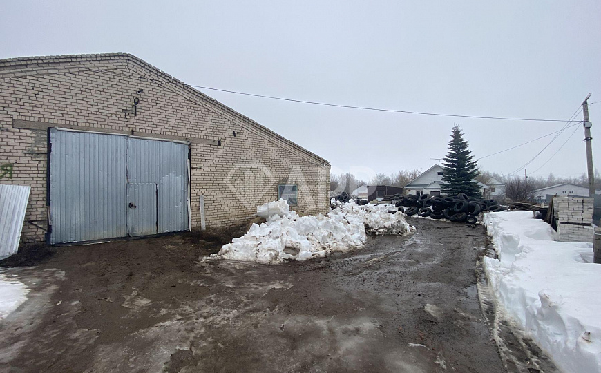 В продаже промышленная база фото