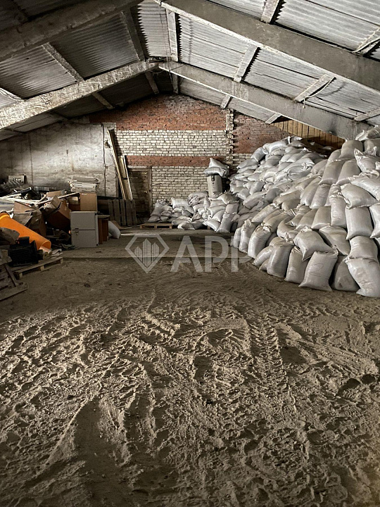 В продаже промышленная база фото