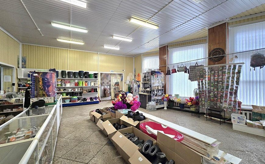 Продам торговое помещение 594,6 м² фото