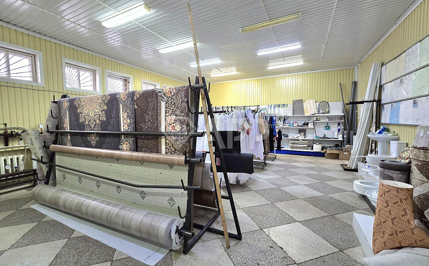 Продам торговое помещение 594,6 м² фото