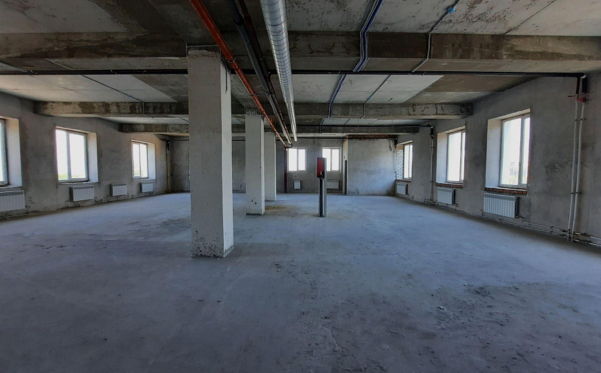 Отдельно стоящее здание с парковкой, 2 400 м² фото