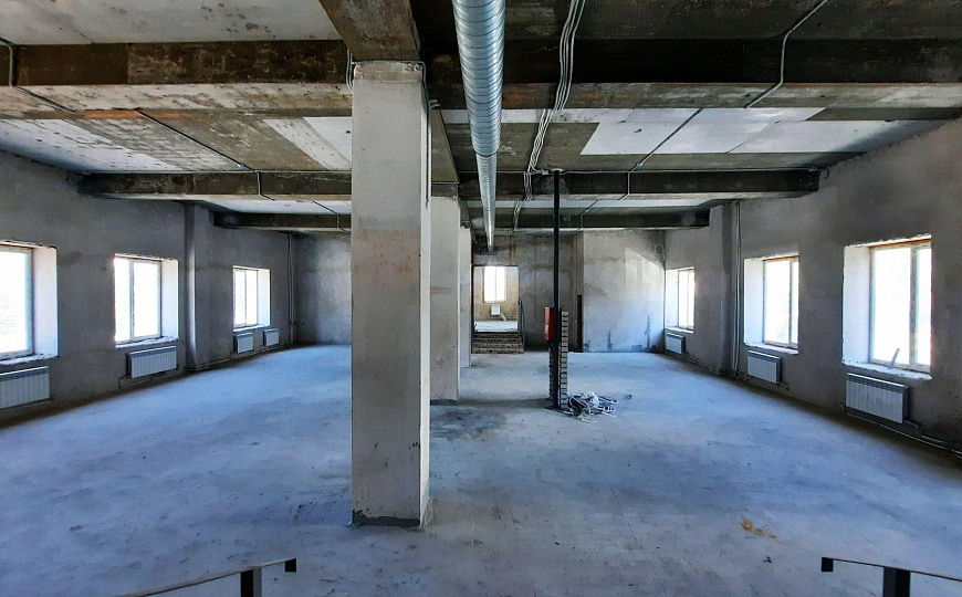 Отдельно стоящее здание с парковкой, 2 400 м² фото