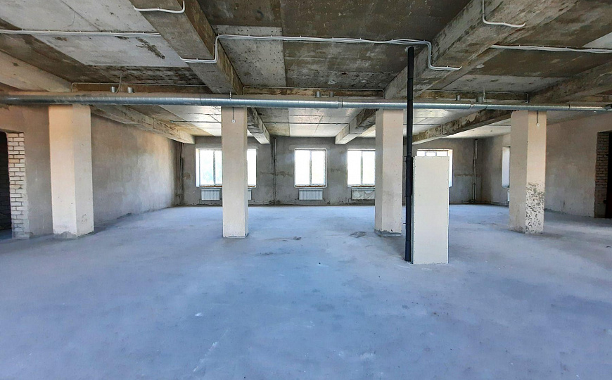 Отдельно стоящее здание с парковкой, 2 400 м² фото