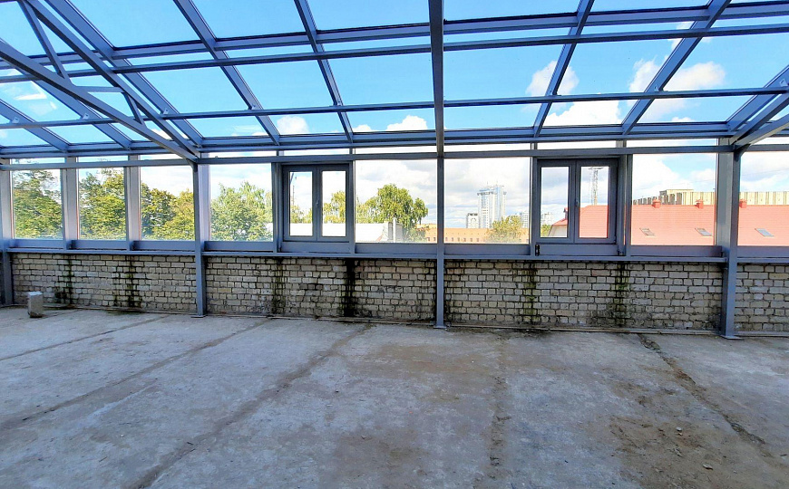 Отдельно стоящее здание с парковкой, 2 400 м² фото