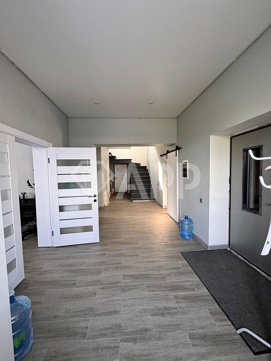 Здание под офис 200м² с парковкой фото