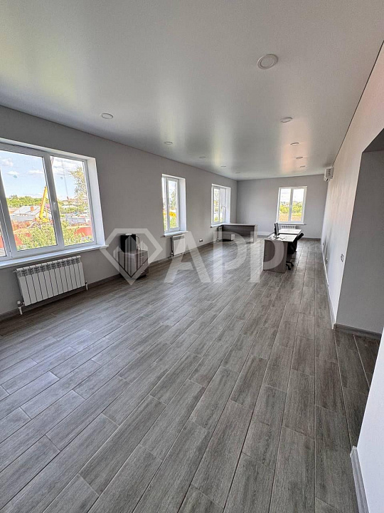 Здание под офис 200м² с парковкой фото