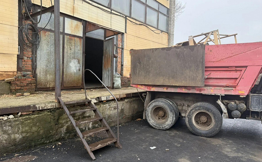 Цех, склад с пандусом, 200 м2 фото