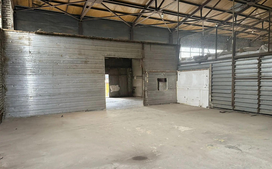 Цех, склад с пандусом, 200 м2 фото
