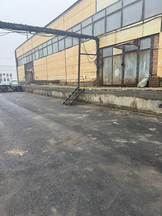 Цех, склад с пандусом, 200 м2 фото