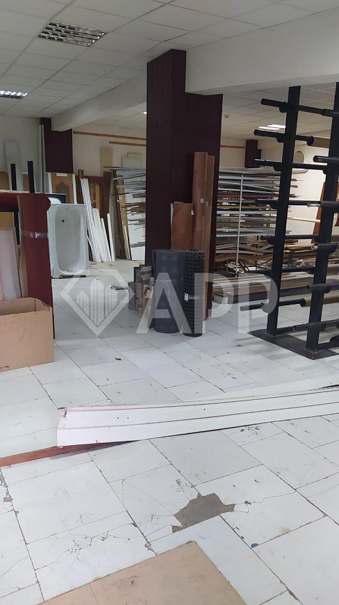 Здание в аренду в проходном месте фото