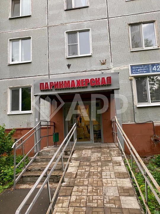 Продажа помещения на  первой  линии Адоратского фото
