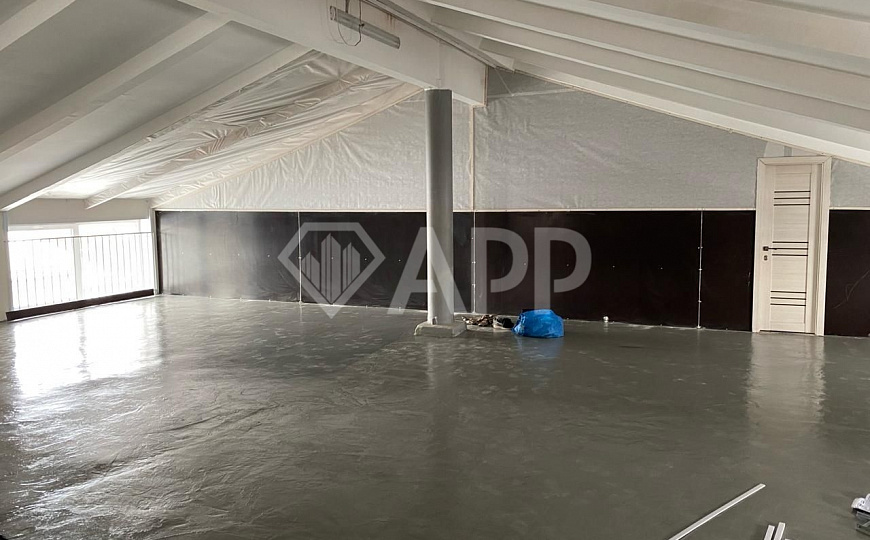 На первой линии продается здание с з/у фото