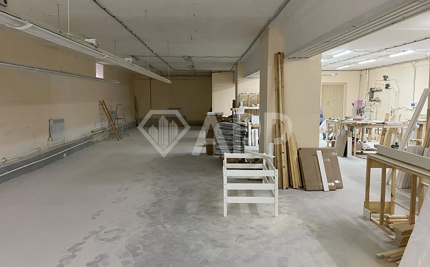 На первой линии продается здание с з/у фото