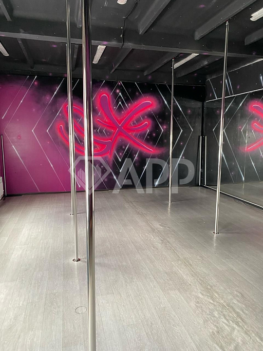 На первой линии продается здание с з/у фото