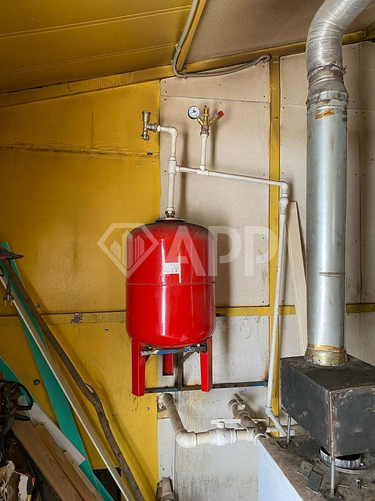 На первой линии продается здание с з/у фото