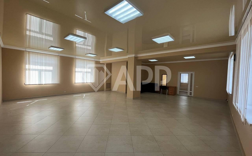 Сдам отдельно стоящее здание, 335 м² фото