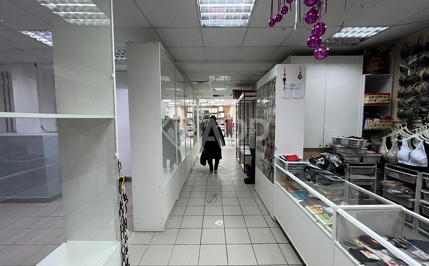 Продаётся 558м² торгово-офисных площадей, частично с арендаторами фото
