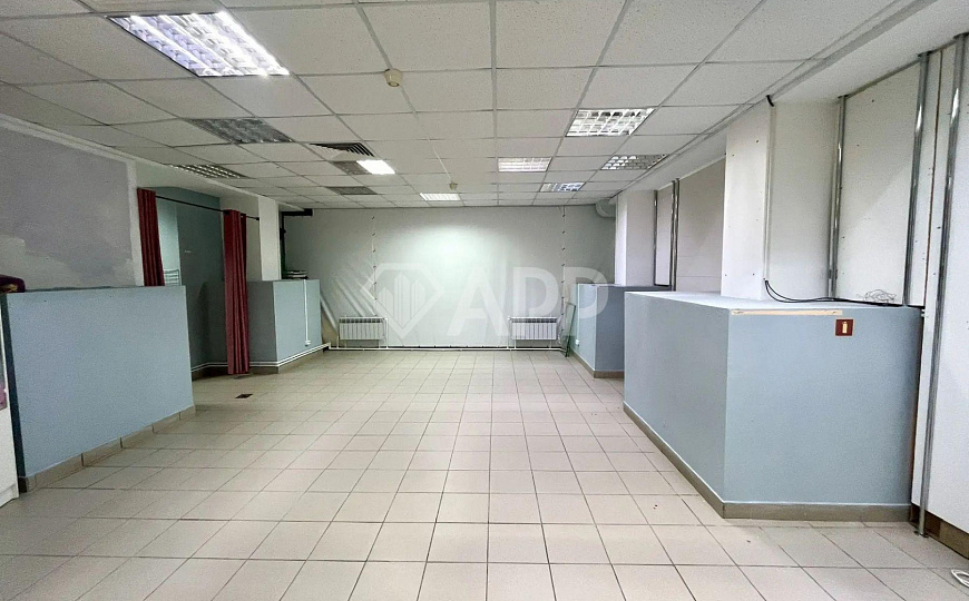 Продаётся 558м² торгово-офисных площадей, частично с арендаторами фото
