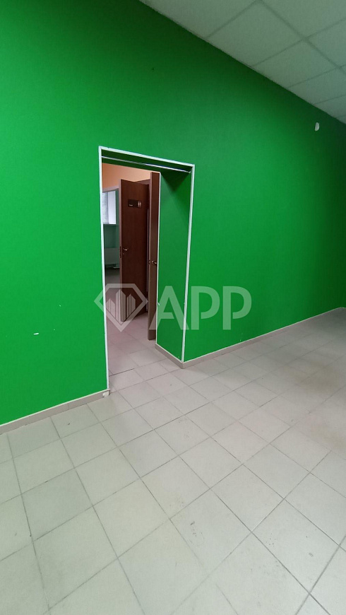 Помещение на 1-ой линии 70м² свободного назначения фото