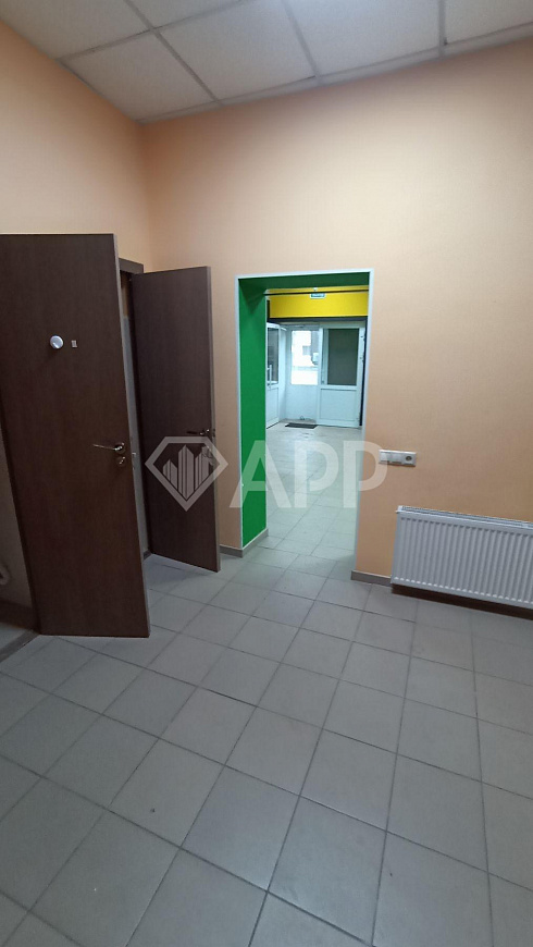 Помещение на 1-ой линии 70м² свободного назначения фото